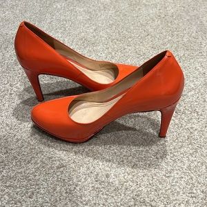Cole Haan patent leather pumps w/Nike technology in orange size 8.